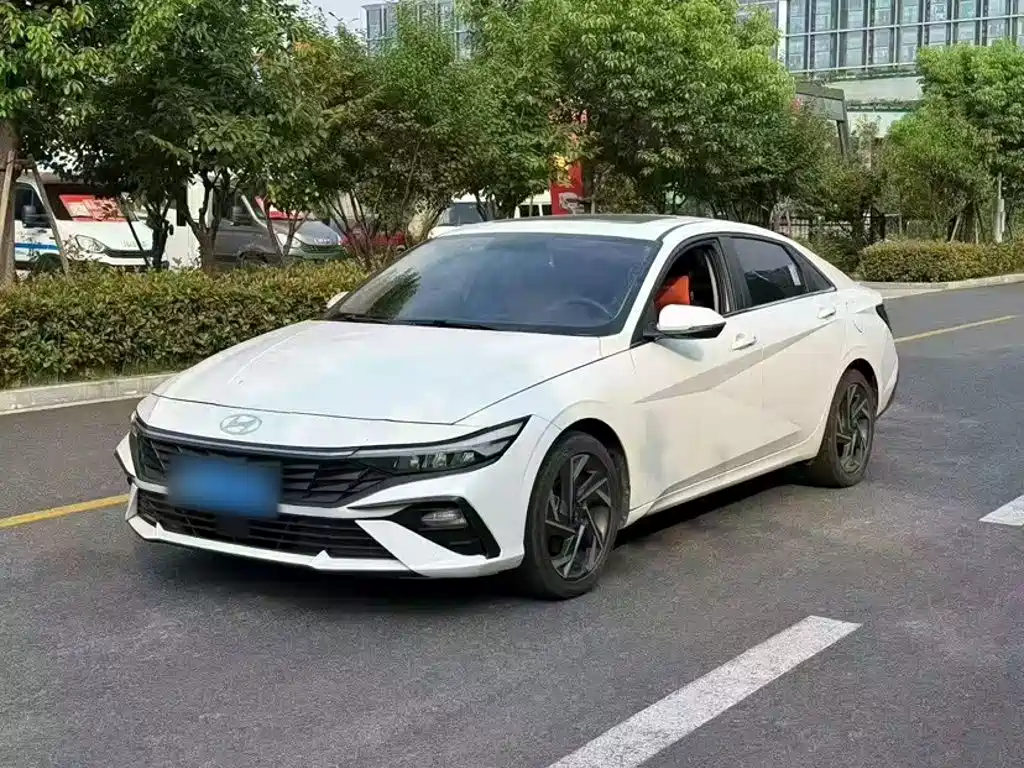 Hyundai Elantra — миниатюра 3