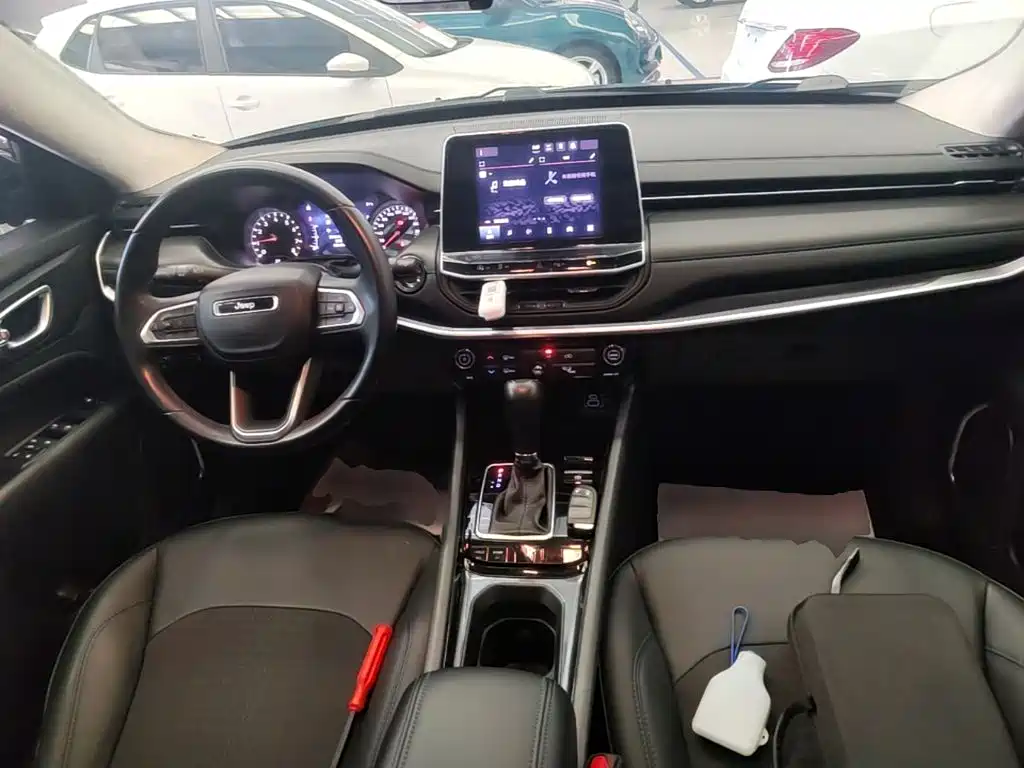 Jeep Compass — миниатюра 10