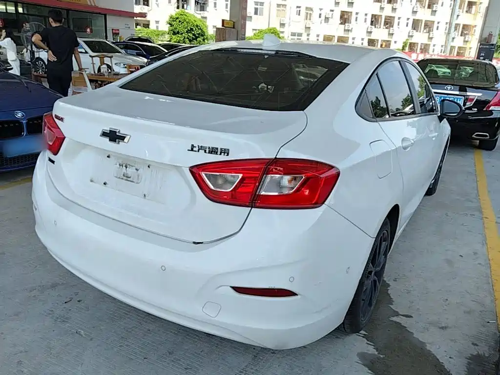 Chevrolet Cruze — миниатюра 7