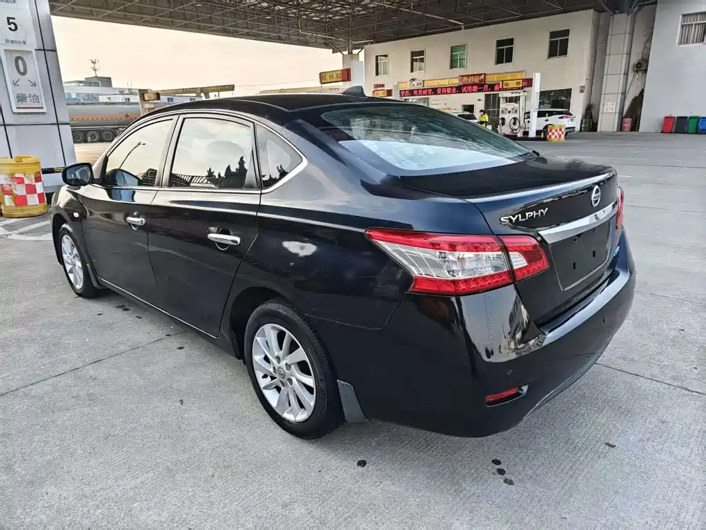 Nissan Sylphy 2012 1.6XL MT Luxury