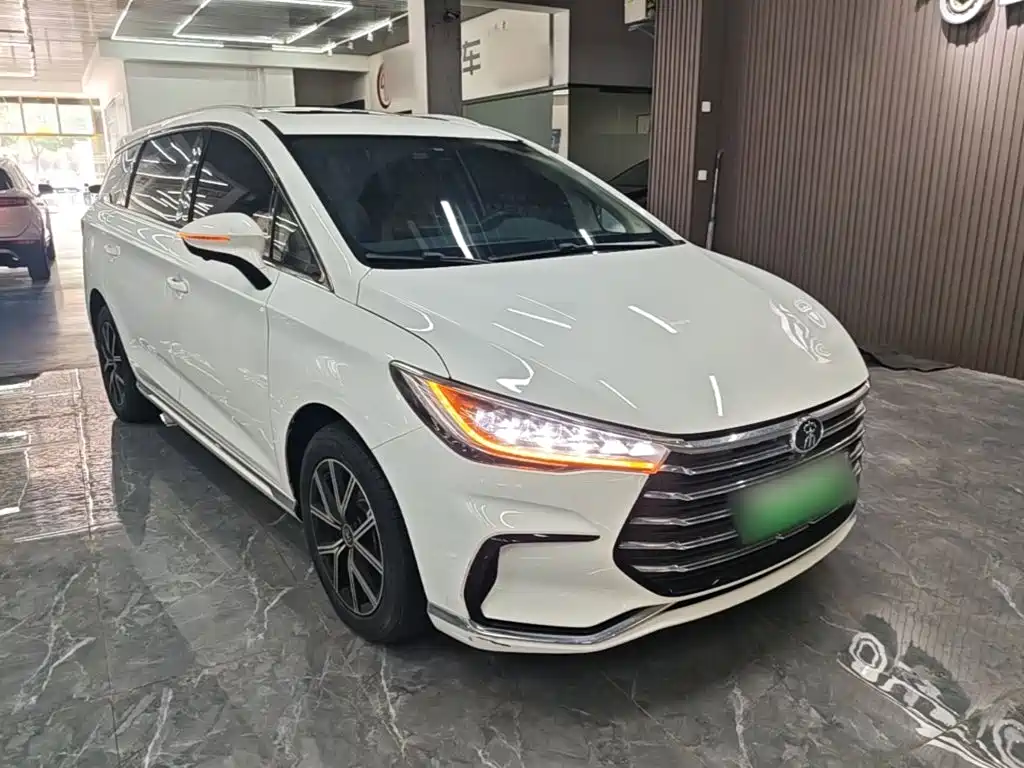 BYD MAX New Energy — миниатюра 4