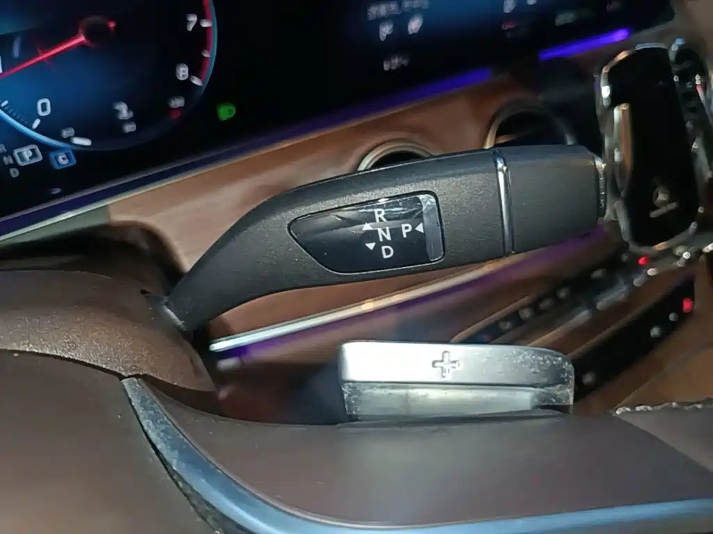 Mercedes-Benz E-Class — миниатюра 14