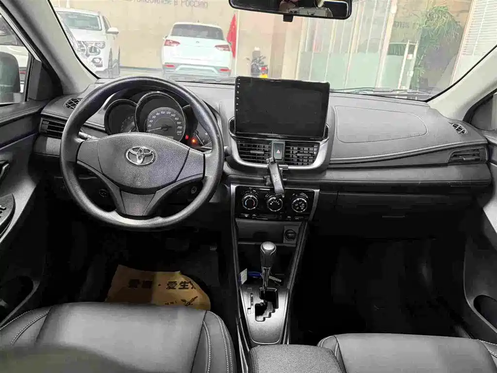 TOYOTA YARIS L ZHIXUAN