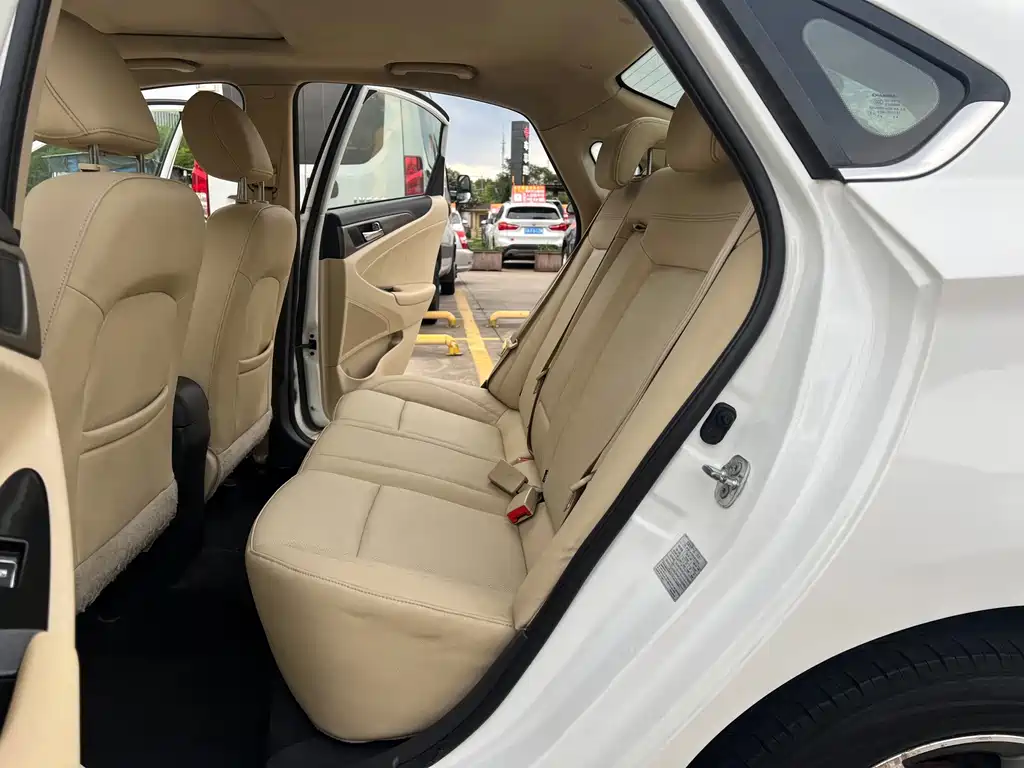 Changan Eado — миниатюра 5