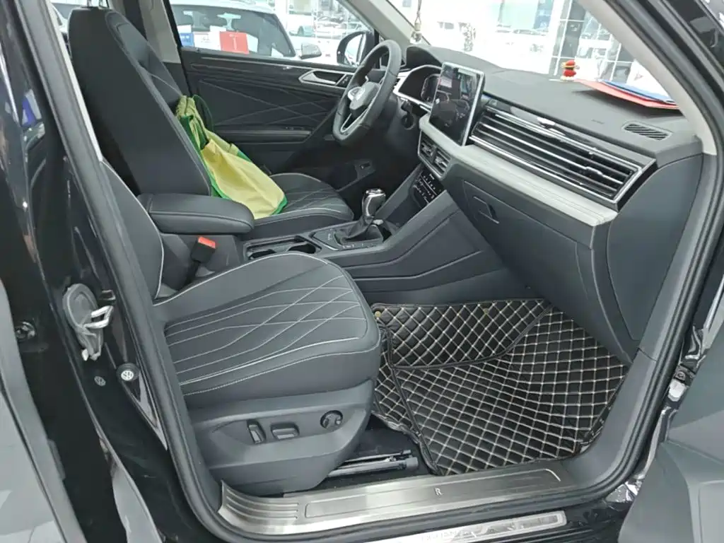 Volkswagen Tiguan L — миниатюра 25