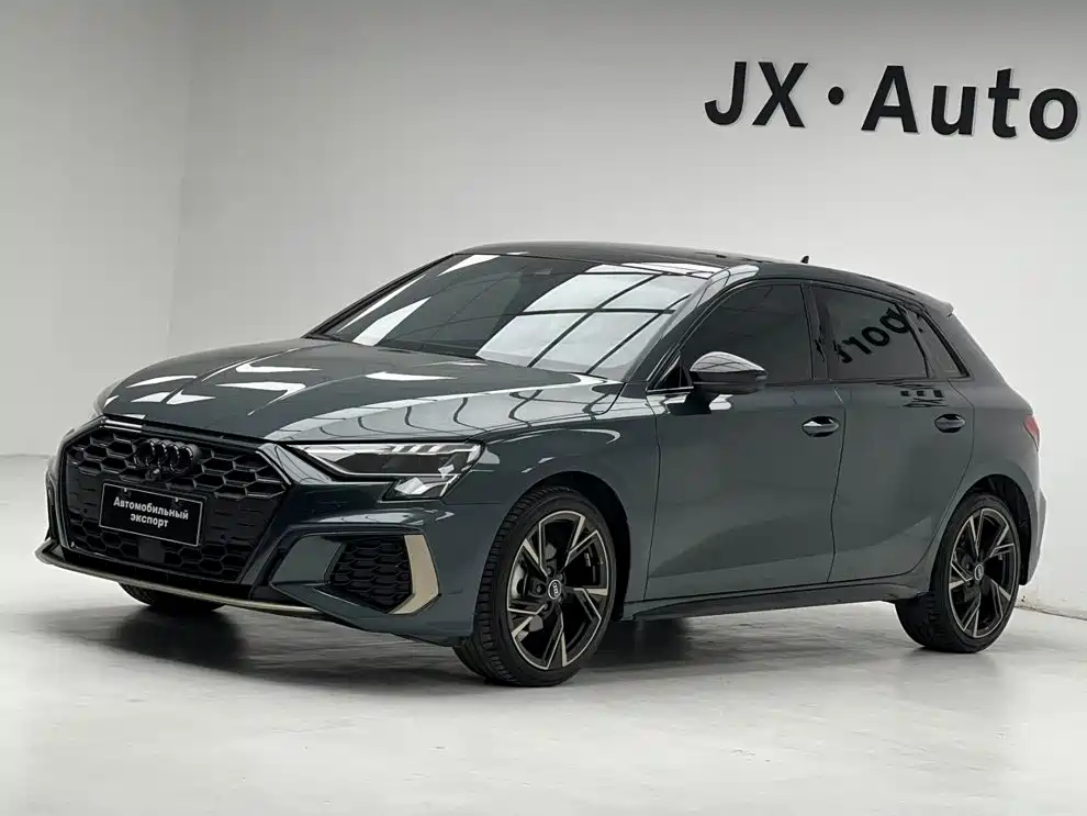奥迪A3 2024款 Sportback 35 TFSI RS套件燃速型 2023