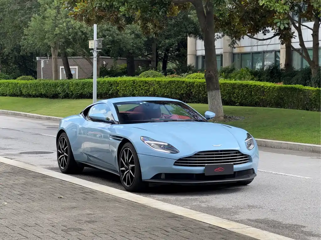 Aston Martin DB11 — миниатюра 3