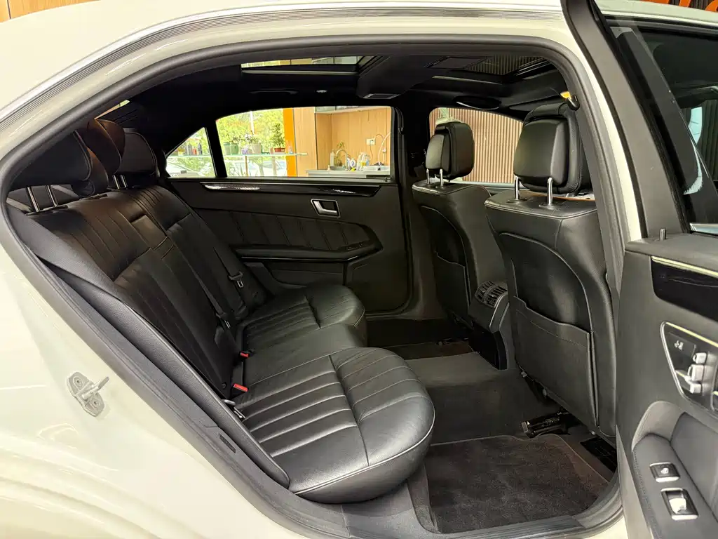 Mercedes-Benz E-Class — миниатюра 26