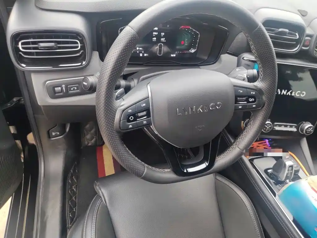 Lynk & Co 03 — миниатюра 11