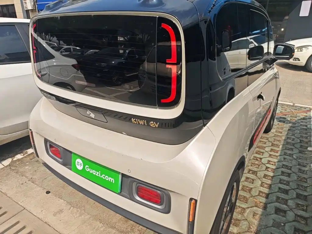 Baojun KiWi EV — миниатюра 7