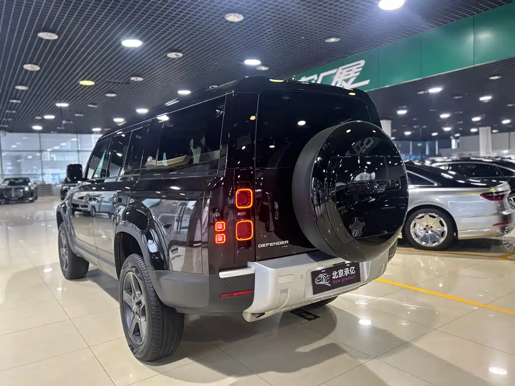 Land Rover Defender — миниатюра 12