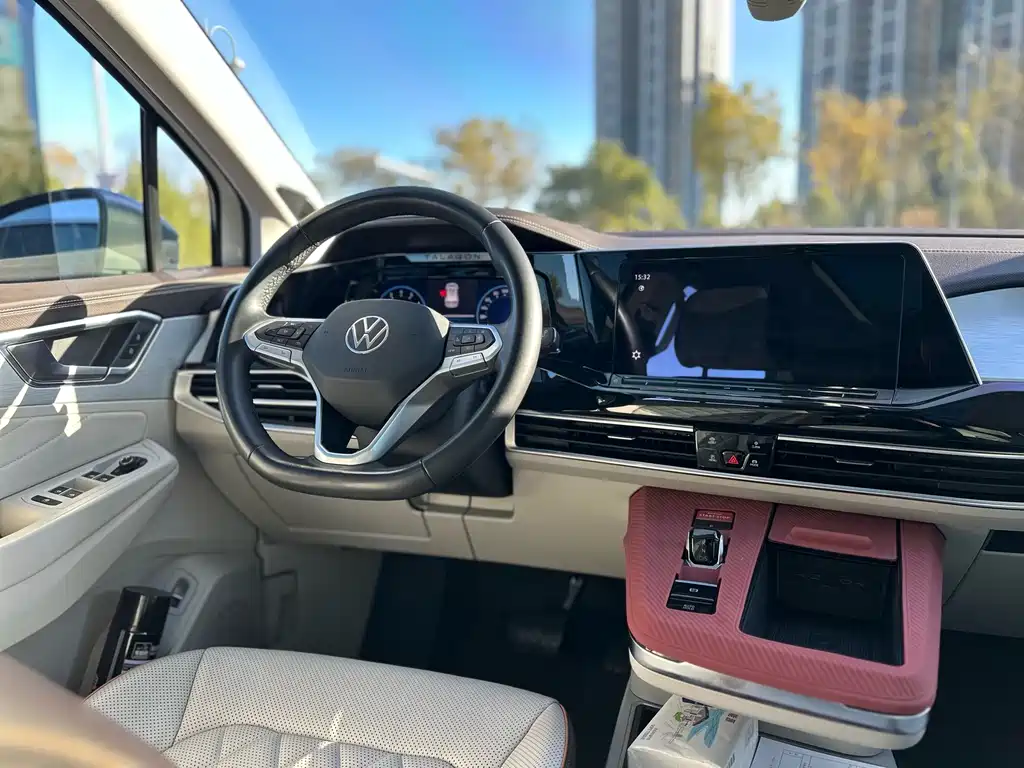 Volkswagen Viloran 2022 530TSI Flagship Pro 6 мест