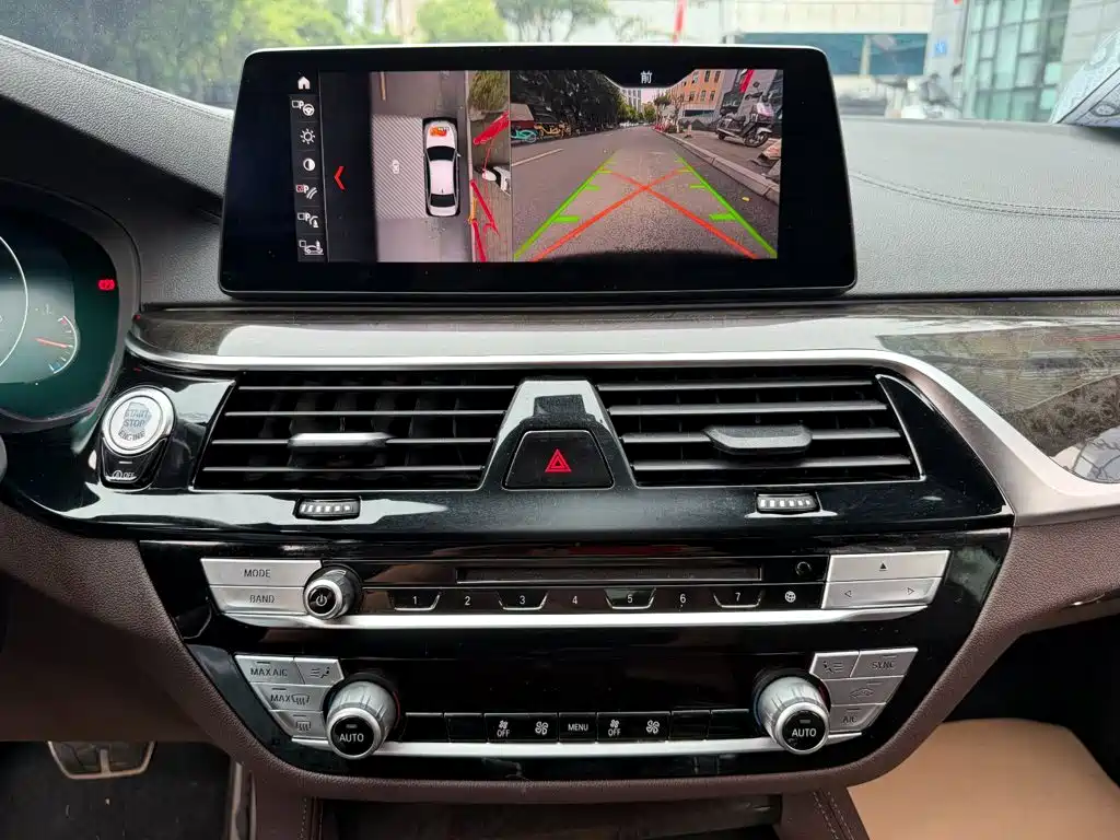 BMW 5 Series — миниатюра 10