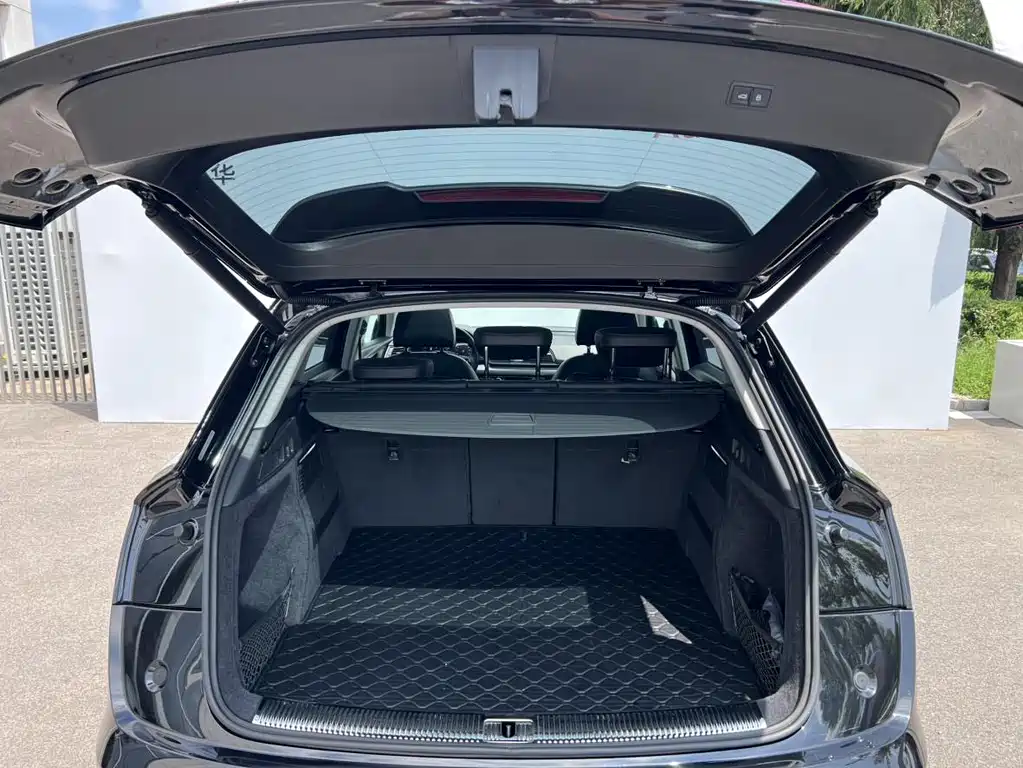 Audi Q5L — миниатюра 13