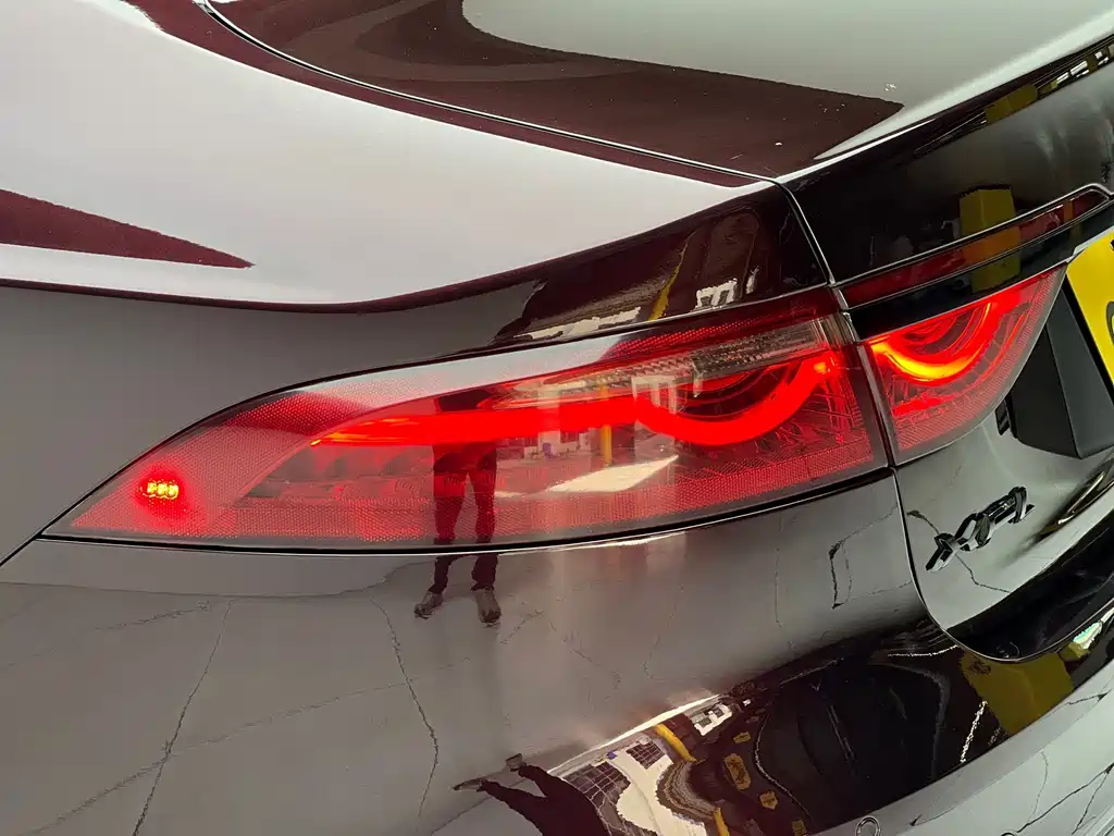 Jaguar XFL — миниатюра 16