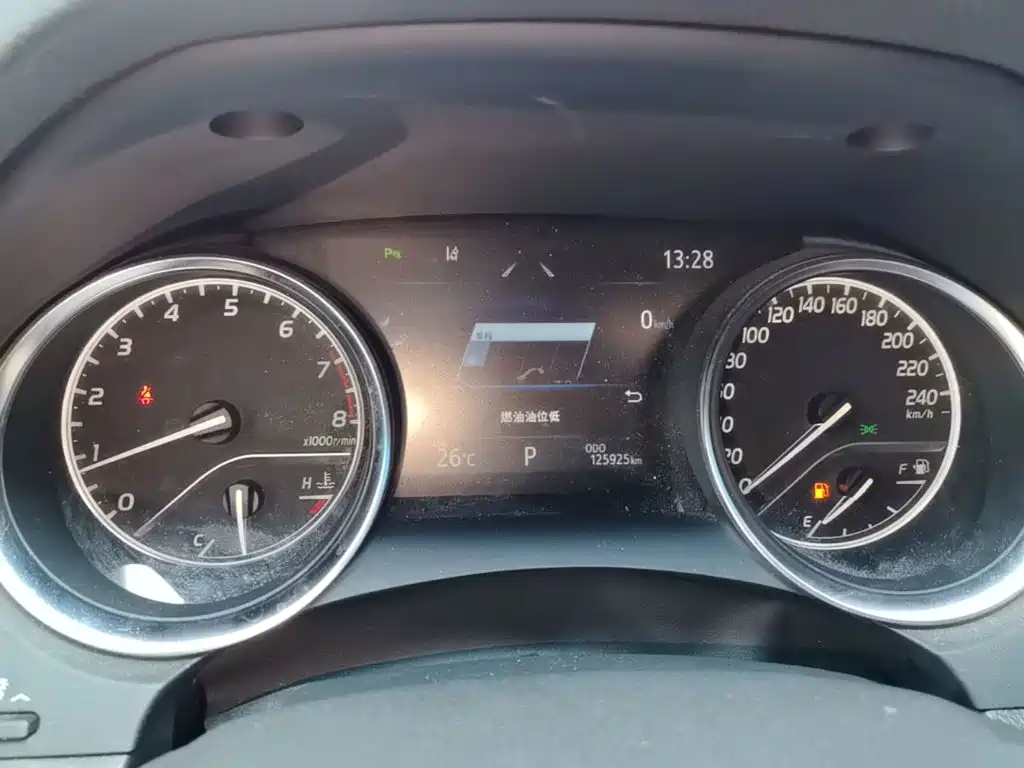 Toyota Camry — миниатюра 12