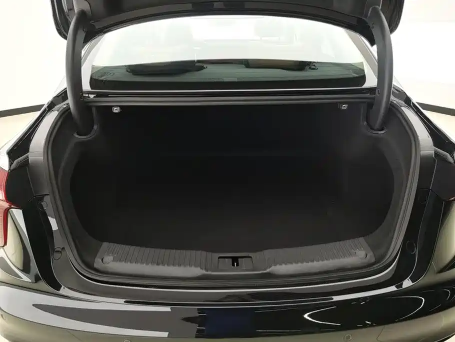 Hongqi Hongqi H5 PHEV — миниатюра 4