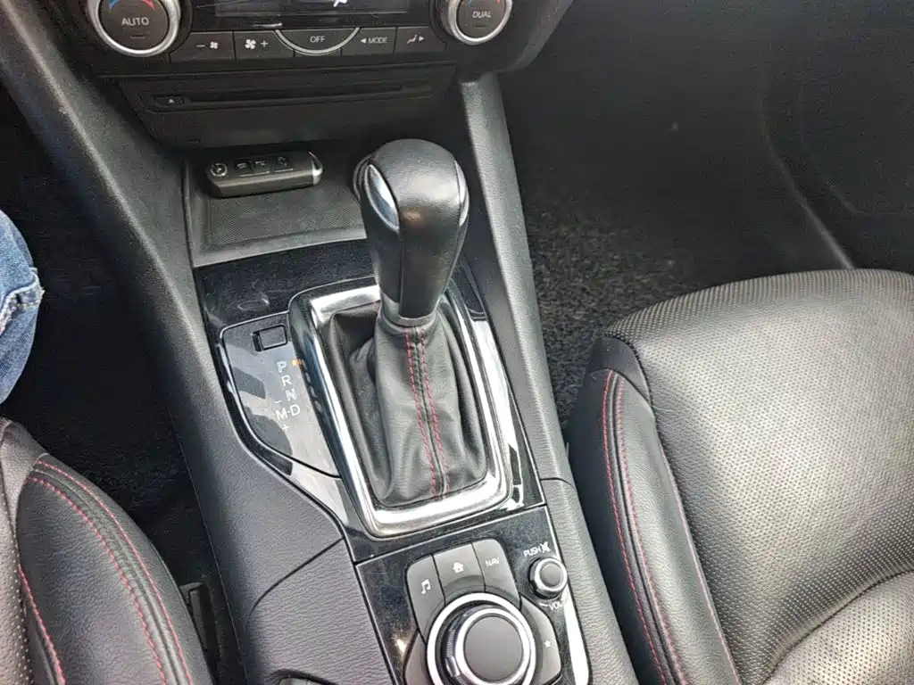 Mazda 3 Axela — миниатюра 14