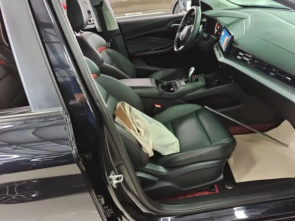 MG MG5 — миниатюра 25