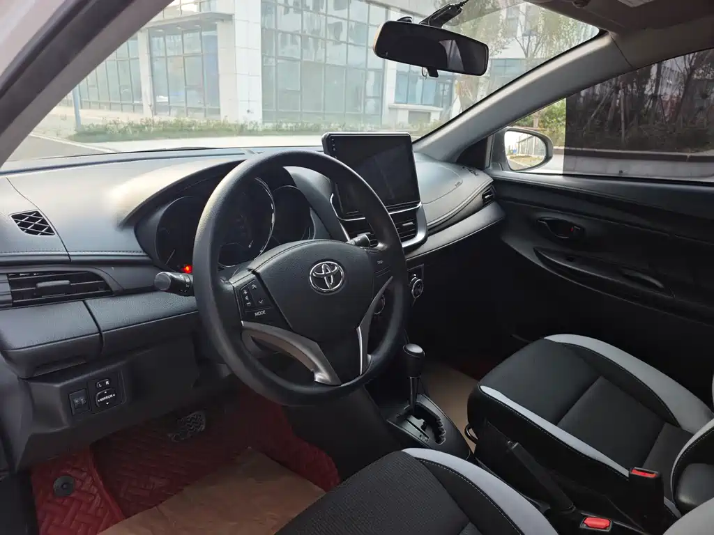 TOYOTA YARIS L ZHIXUAN