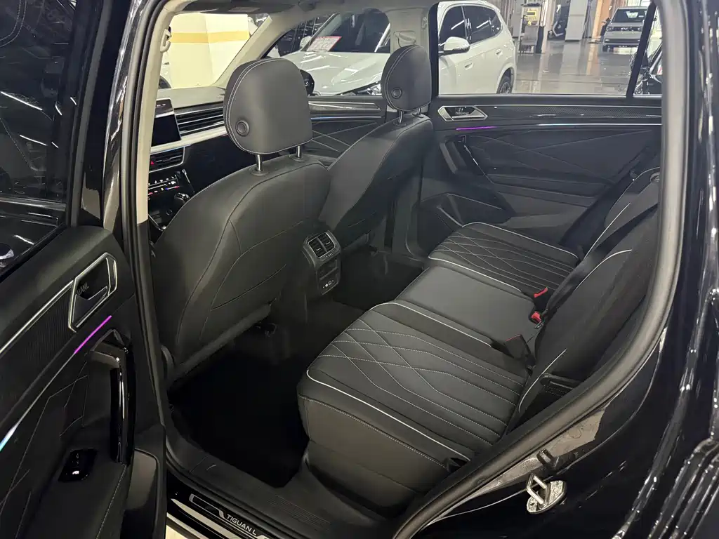 Volkswagen Tiguan L — миниатюра 8