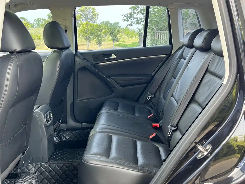 Volkswagen Tiguan 2015 1.8TSI AT Luxury