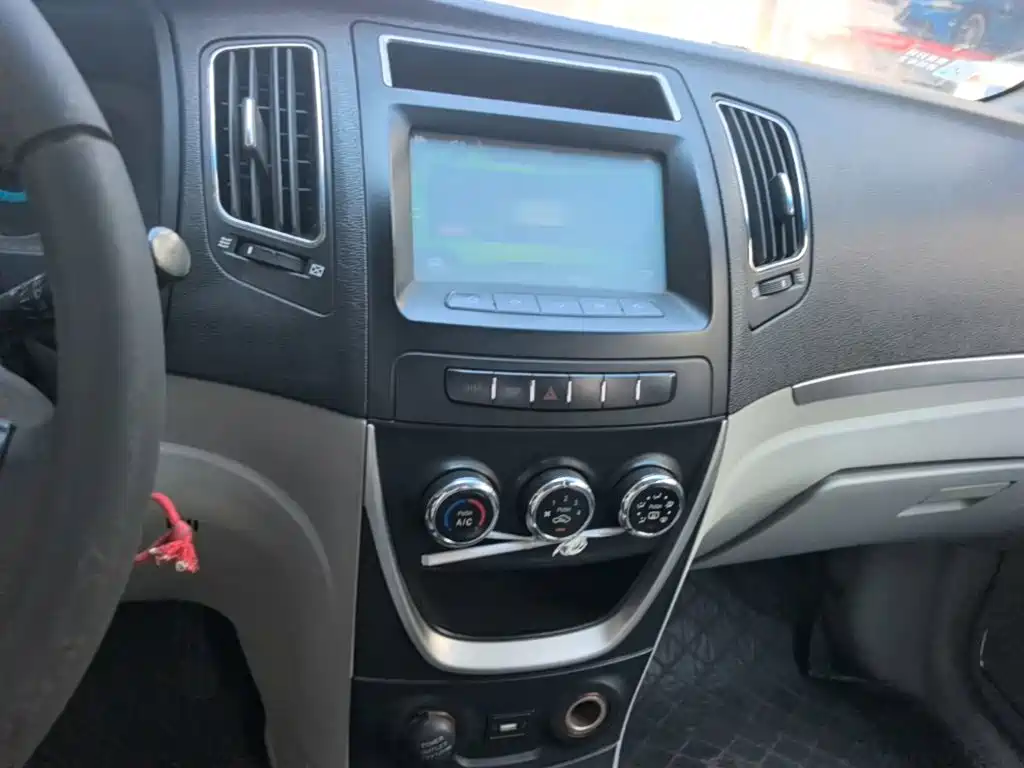 Geely Vision — миниатюра 13