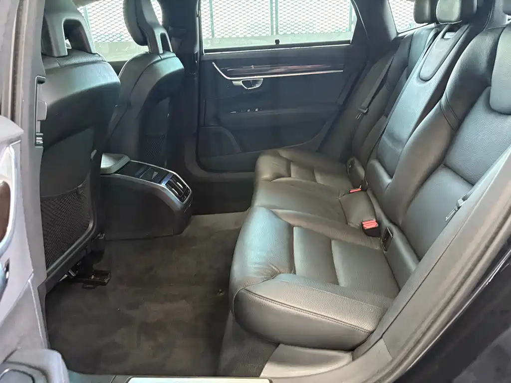 Volvo S90 2018 T4