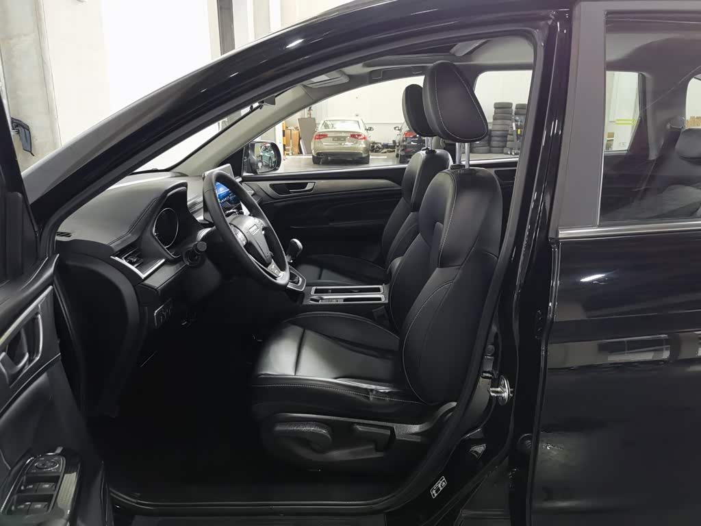 Haval Haval M6 1.5 л 2022 г. Чёрный, пробег 31300 км