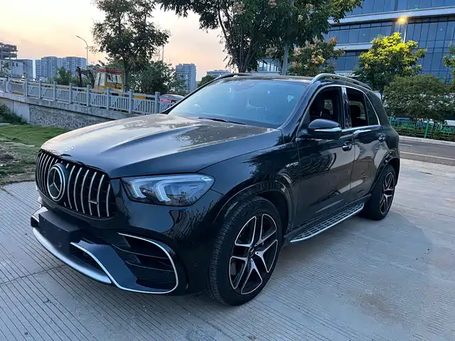 MERCEDES-BENZ GLE AMG 2021