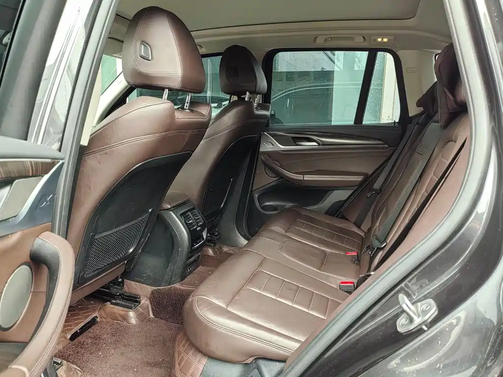 BMW iX3 — миниатюра 8