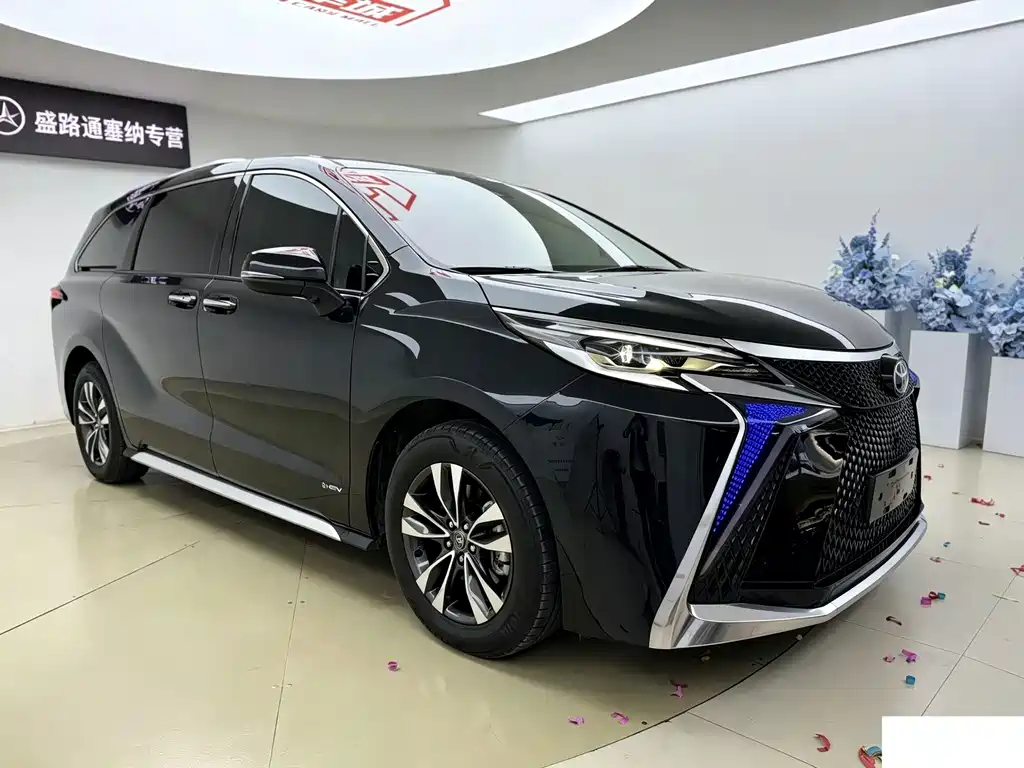 Toyota Granvia — миниатюра 3