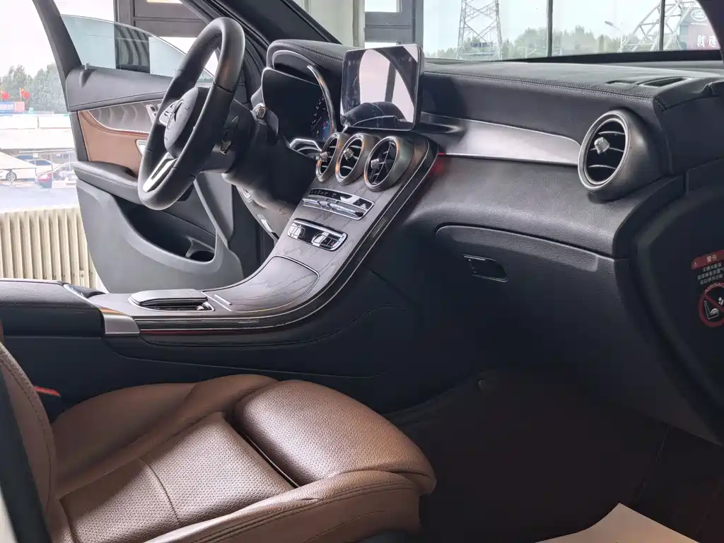 Mercedes-Benz GLC — миниатюра 8