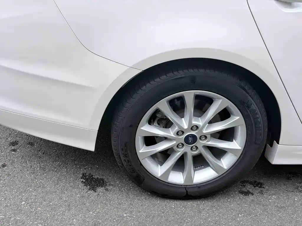 Ford Mondeo — миниатюра 17