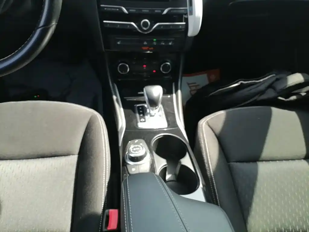 Infiniti QX30 — миниатюра 14