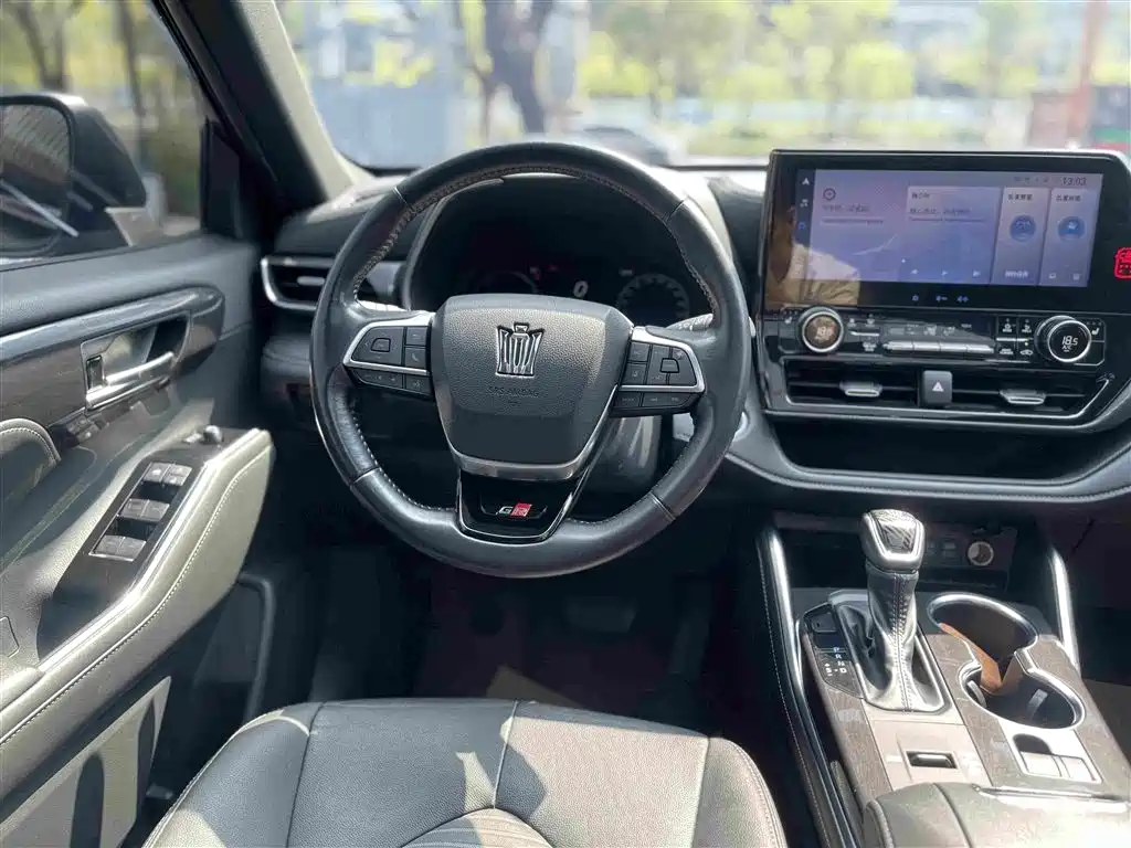Toyota Crown Kluger — миниатюра 17