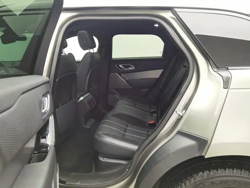 Land Rover Velar — миниатюра 15