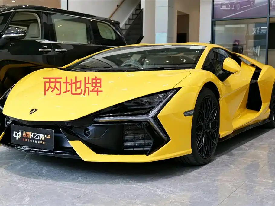 Lamborghini Revuelto 2025