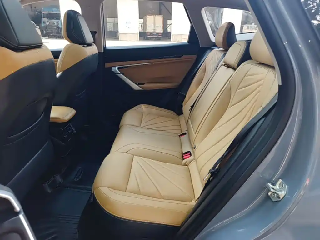 Geely Boyue L — миниатюра 17