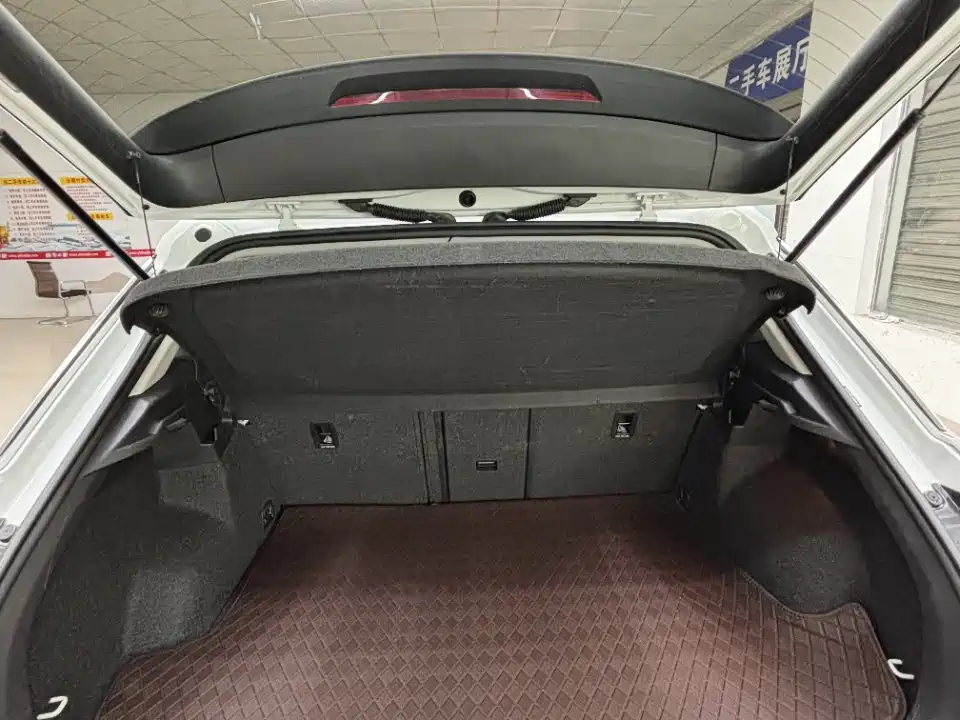 VOLKSWAGEN T ROC EXPLORING SONGS