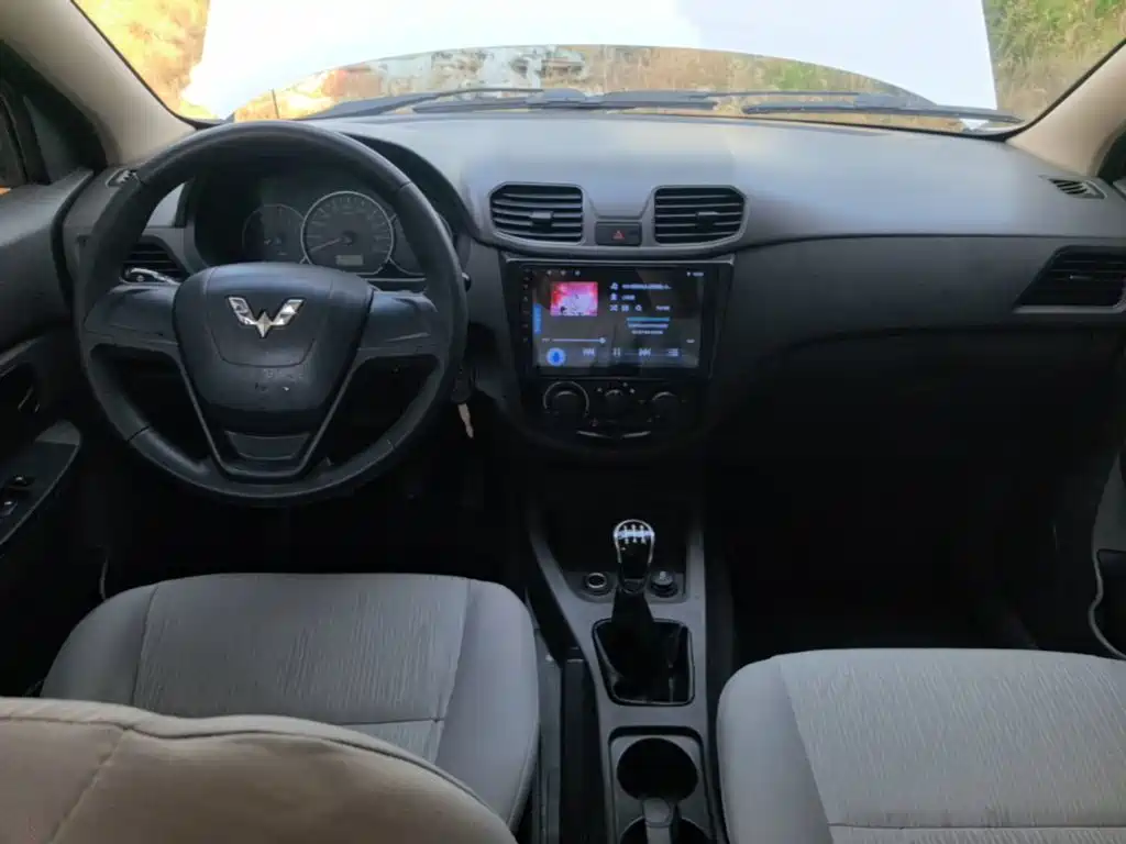 Wuling Hongguang — миниатюра 10