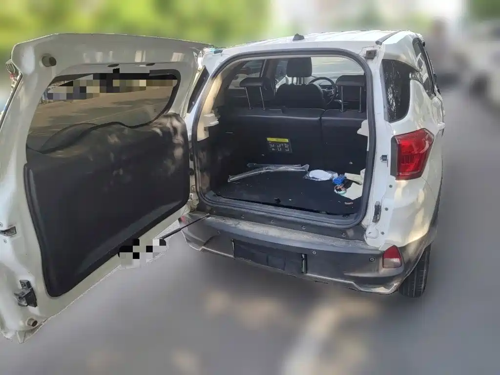 BYD Yuan EV — миниатюра 16