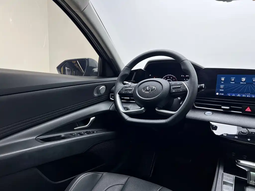 Hyundai Elantra — миниатюра 14