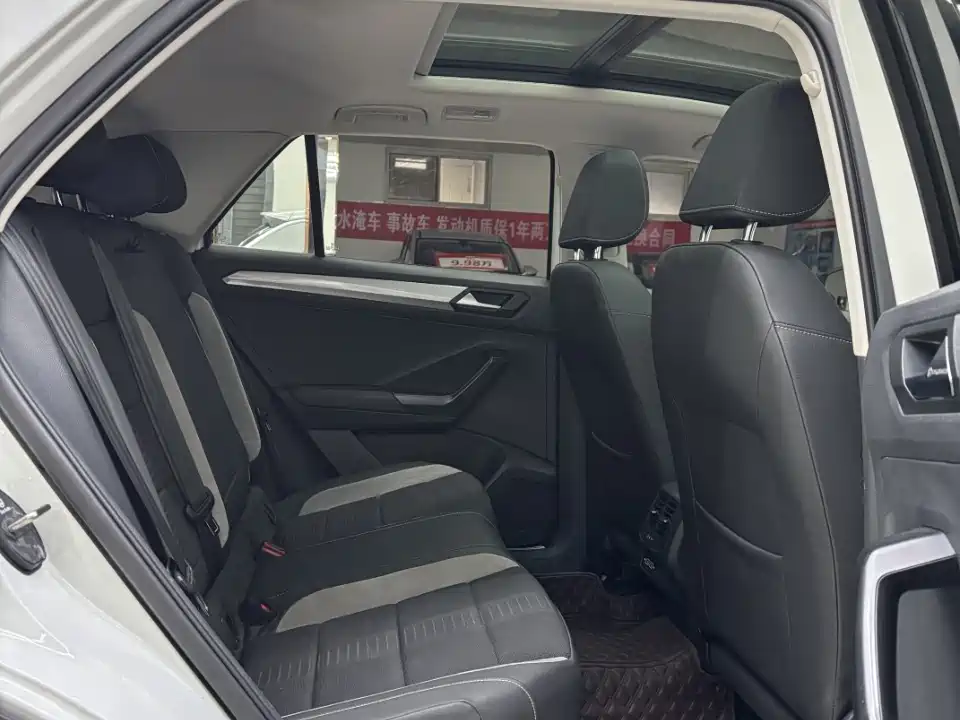 VOLKSWAGEN T ROC EXPLORING SONGS