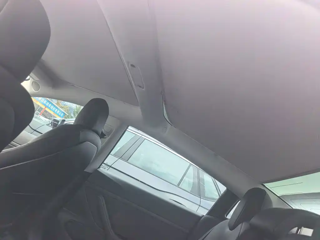 Tesla Model 3 — миниатюра 14