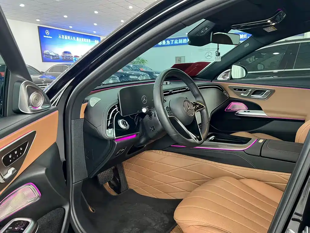 Mercedes-Benz E-Class — миниатюра 4
