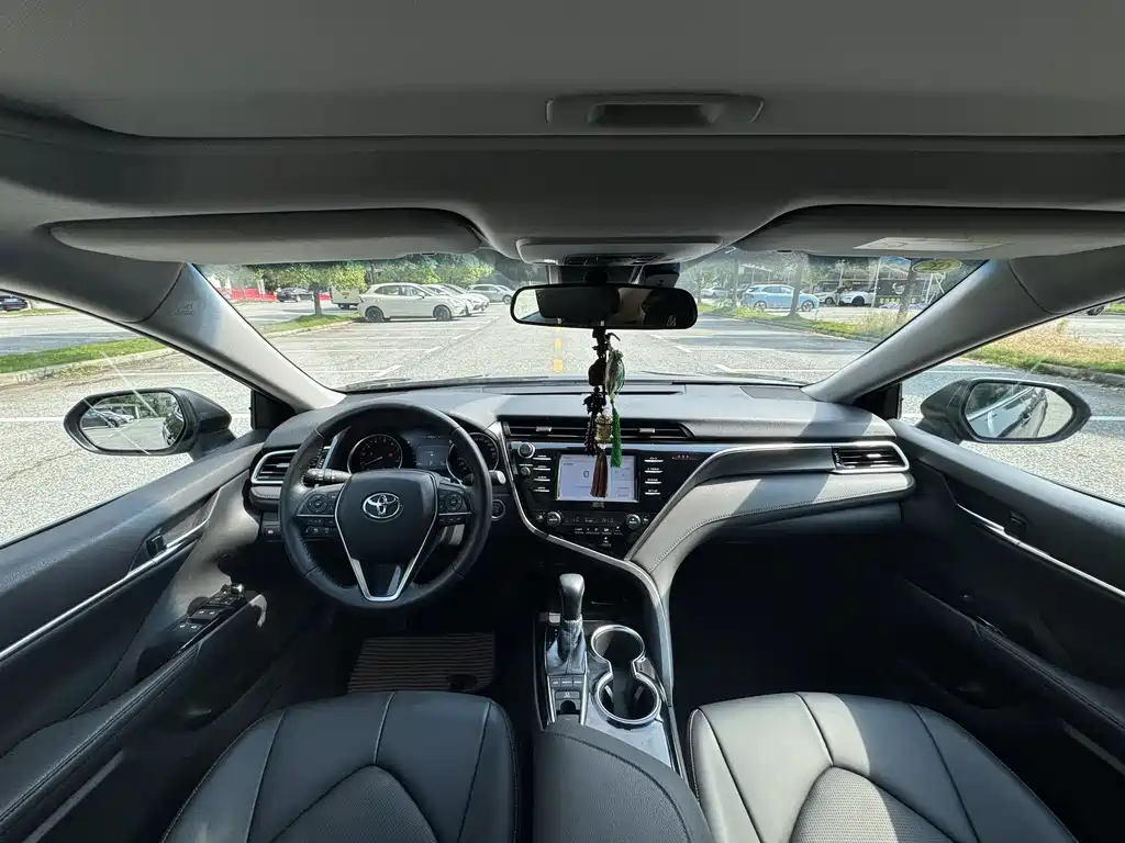 Toyota Camry 2018 2.0S