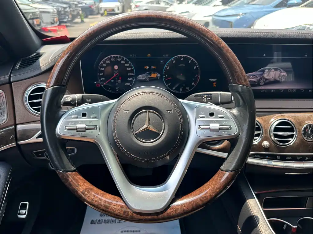 Mercedes-Benz S-Class — миниатюра 12