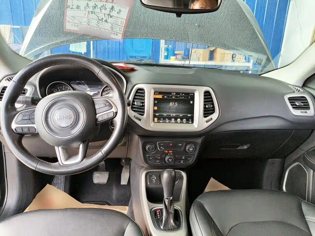 Jeep Compass — миниатюра 6