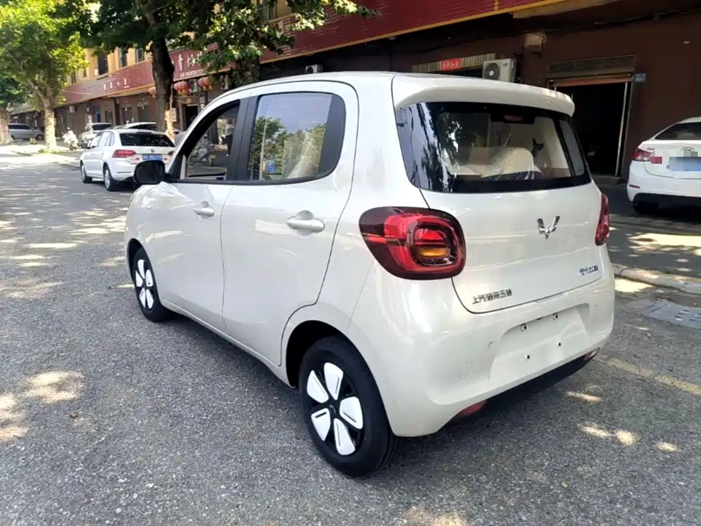 Wuling MINIEV — миниатюра 5
